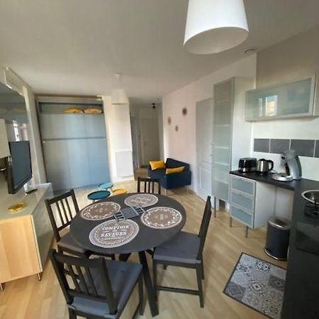Appartement Avec Balcon Et Parking Prive แม-เล-แบ็ง ภายนอก รูปภาพ