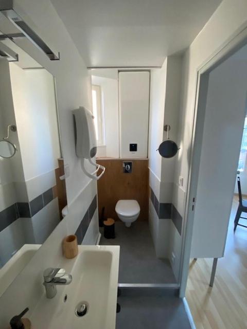 Appartement Avec Balcon Et Parking Prive แม-เล-แบ็ง ภายนอก รูปภาพ